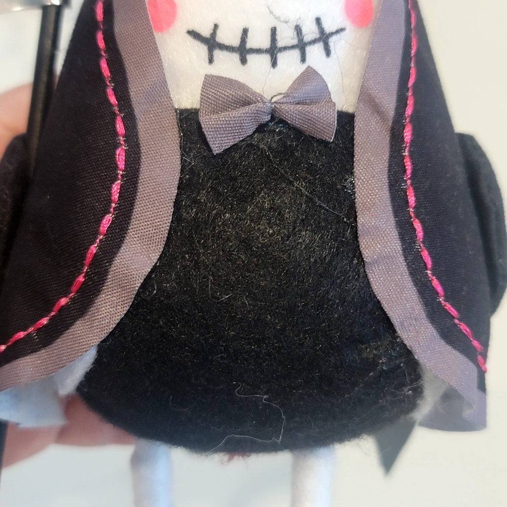 NEW Hyde & EEK! Boutique Featherly Friends "Hoodie" Felt Bird Halloween 2024 - Picture 9 of 15